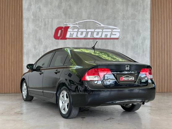 HONDA CIVIC 1.8 LXS 16V GASOLINA 4P AUTOMÁTICO